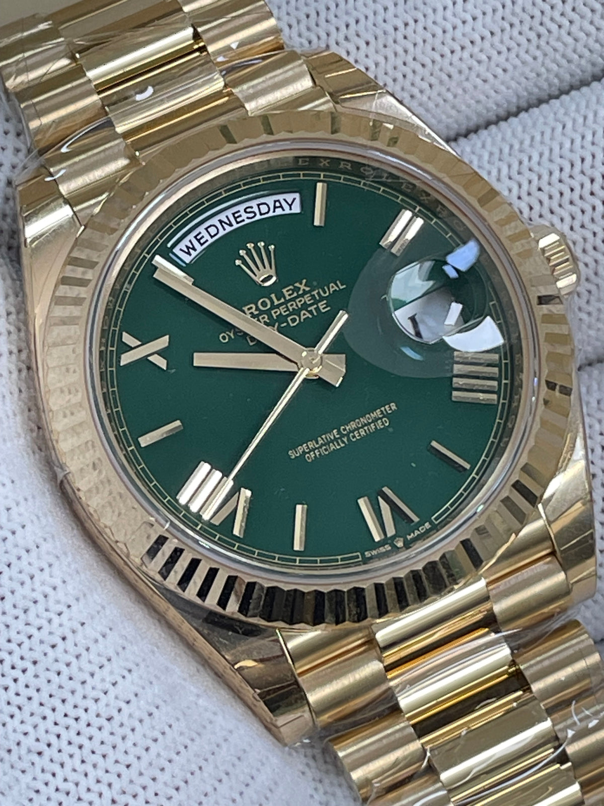 Rolex Yellow Gold Day-Date 40 - 2023 - Fluted Bezel - Green Roman Dial - President Bracelet - 228238