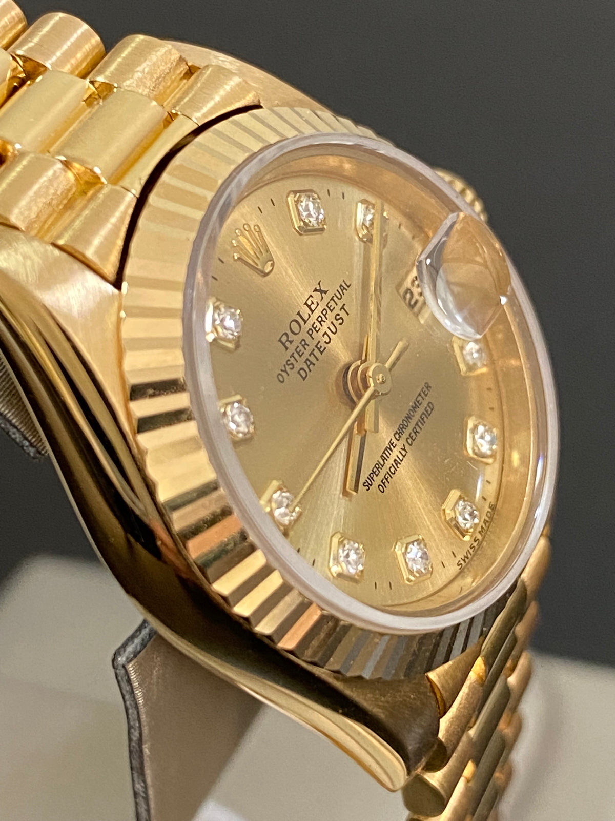 Rolex Yellow Gold Lady-Datejust - W serial - Fluted Bezel - Champagne Diamond Dial - President Bracelet - 69178