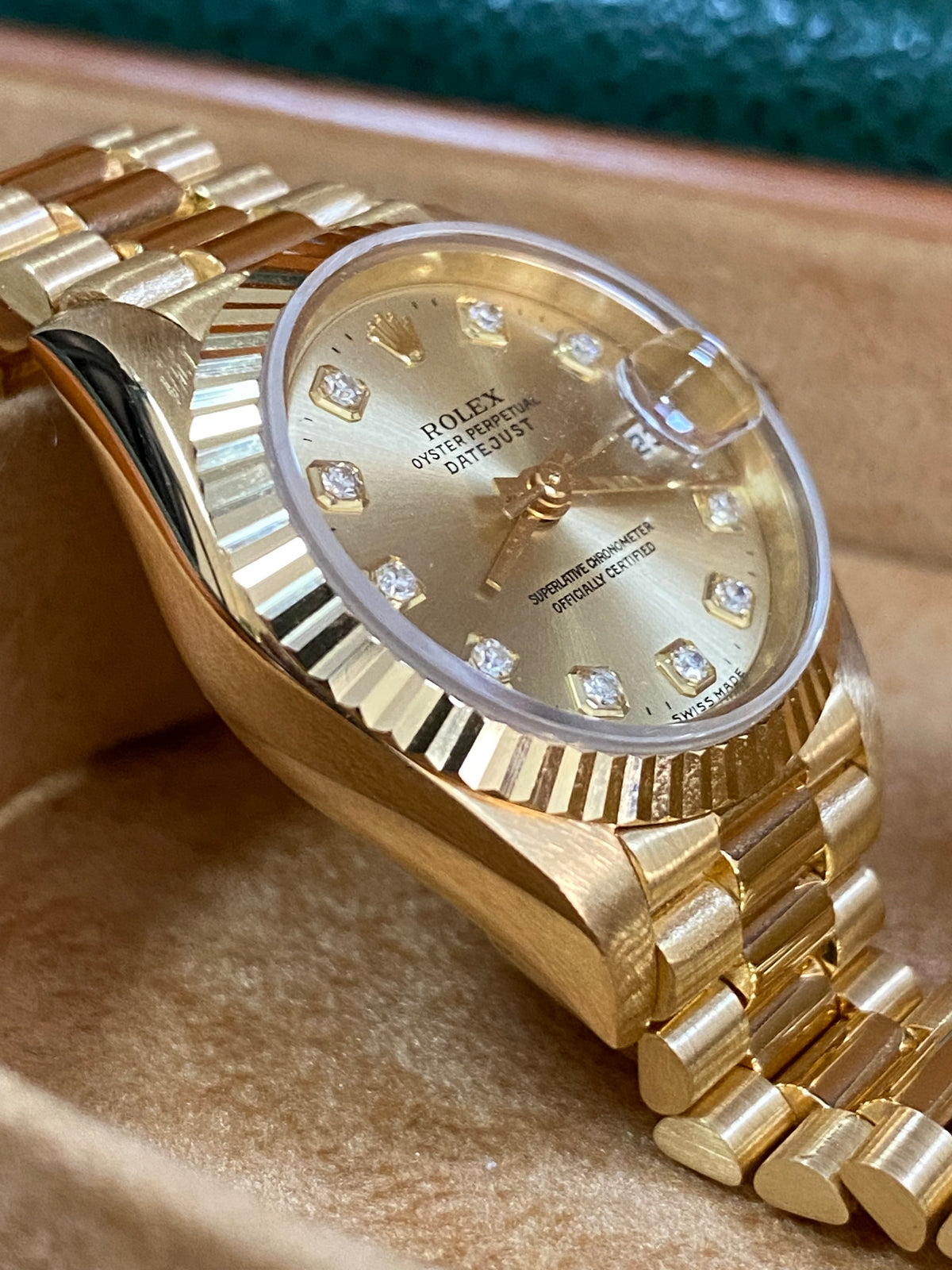 Rolex Yellow Gold Lady-Datejust - W serial - Fluted Bezel - Champagne Diamond Dial - President Bracelet - 69178