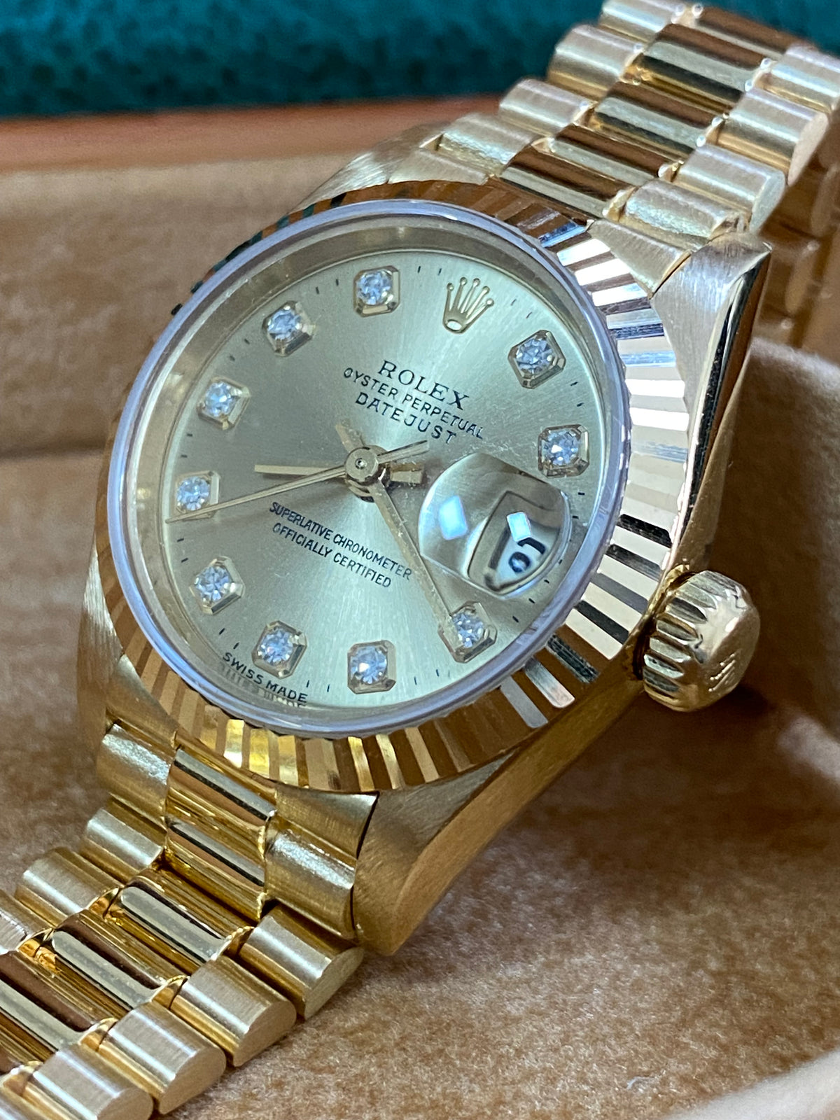 Rolex Yellow Gold Lady-Datejust - W serial - Fluted Bezel - Champagne Diamond Dial - President Bracelet - 69178