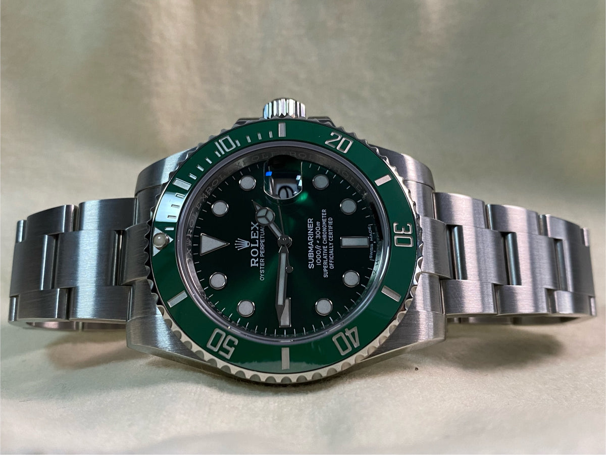 Rolex Steel Submariner Date - 2018 - "Hulk" - 116610LV *FULL SET*