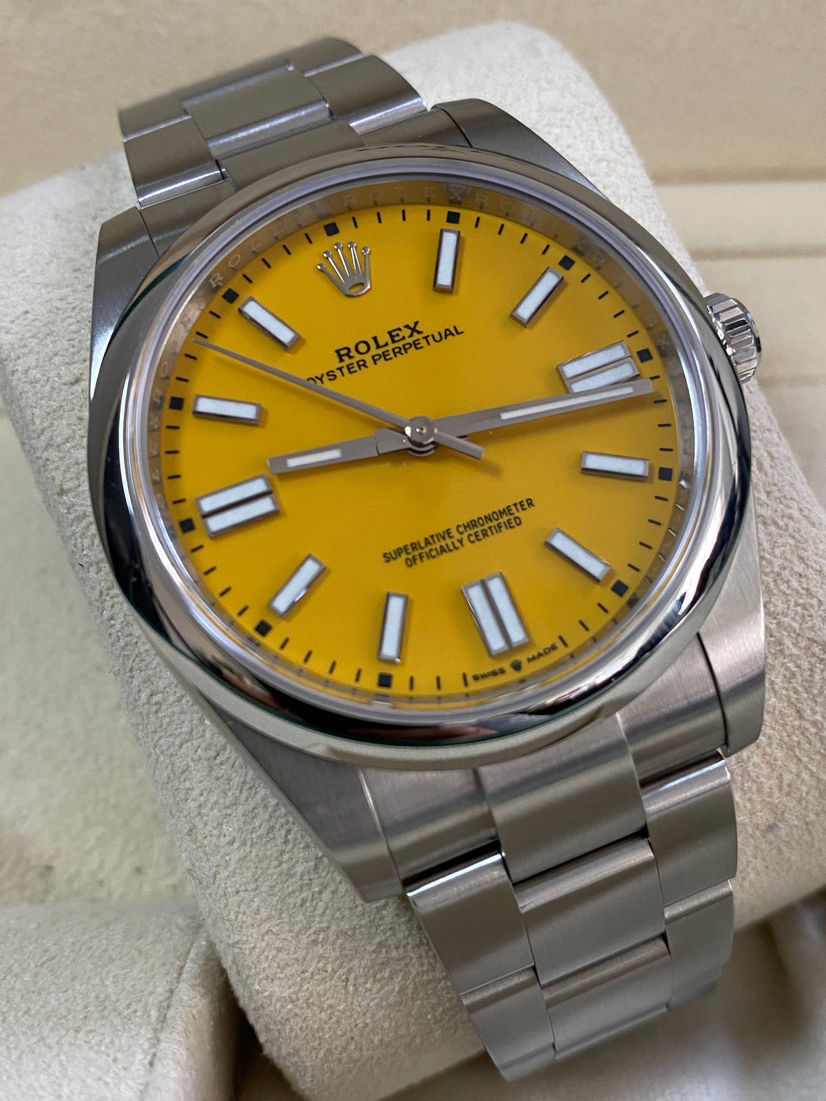 Rolex Oyster Perpetual 41 - 2022 - Domed Bezel - Yellow Dial - Oyster Bracelet - 124300 *DISCONTINUED MODEL*