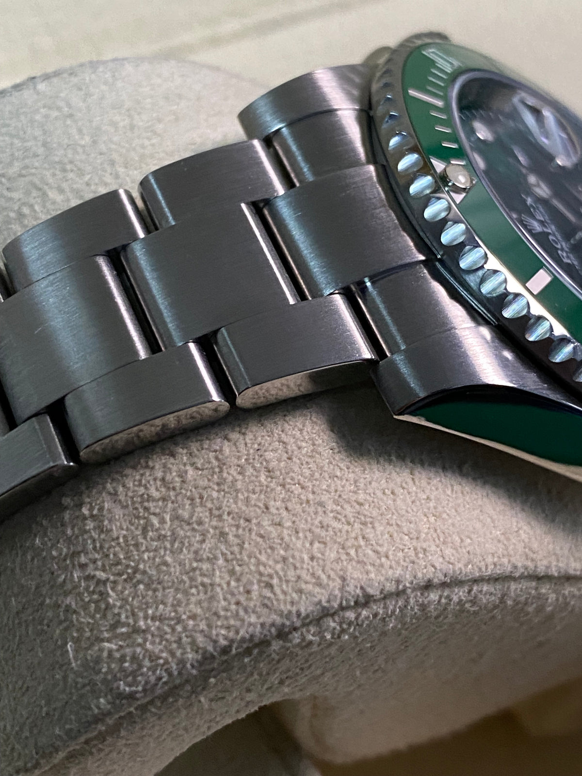 Rolex Steel Submariner Date - 2018 - "Hulk" - 116610LV *FULL SET*