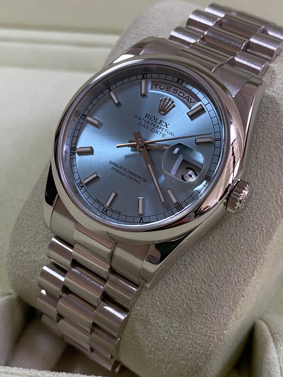 Rolex Platinum Day-Date 36 - 2012 - Domed Bezel - Ice Blue Index Dial - President Bracelet - 118206 *UNPOLISHED*