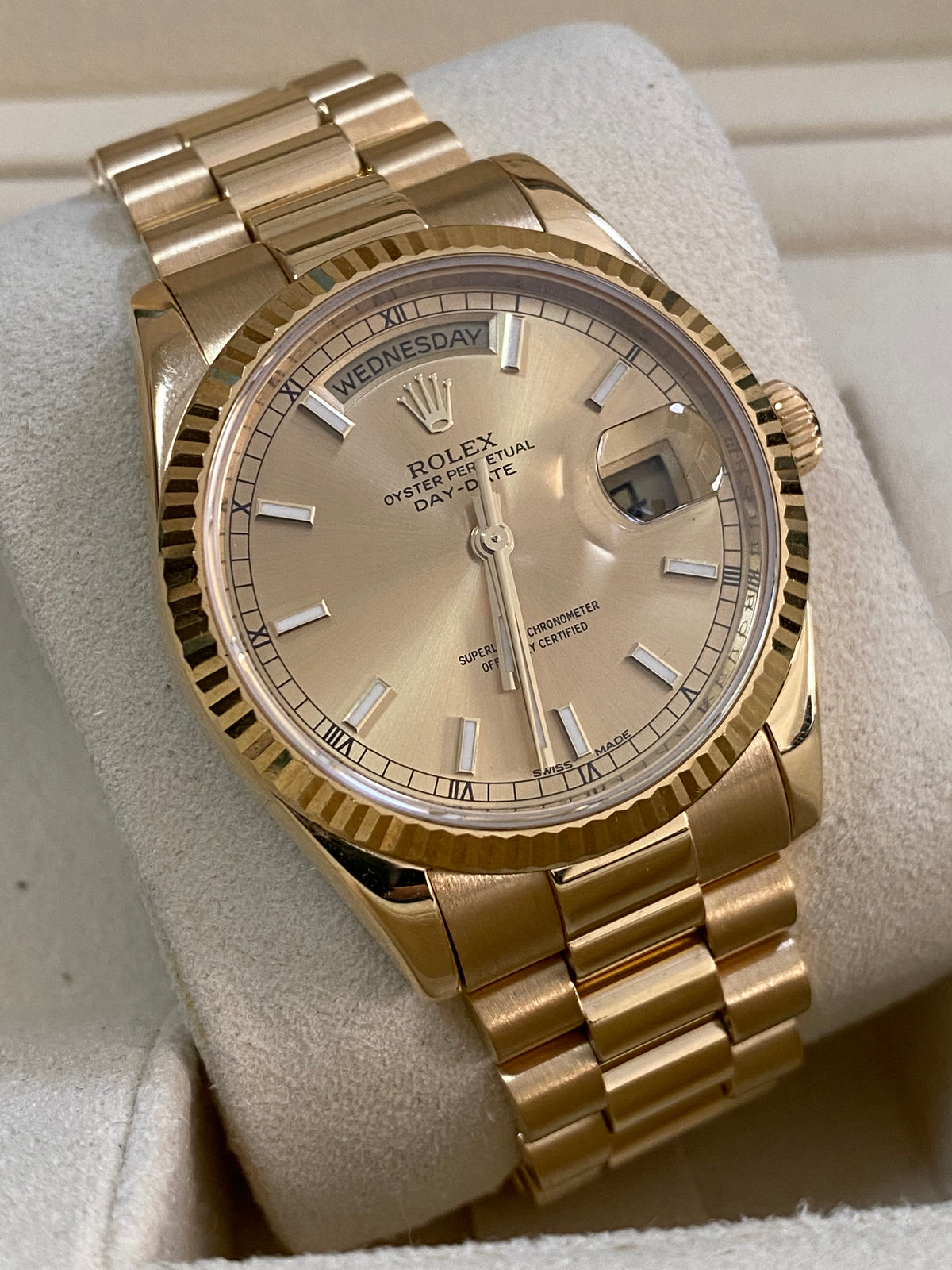 Rolex Yellow Gold Day-Date 36 - 2015 - Fluted Bezel - Champagne Index Dial - President Bracelet - 118238