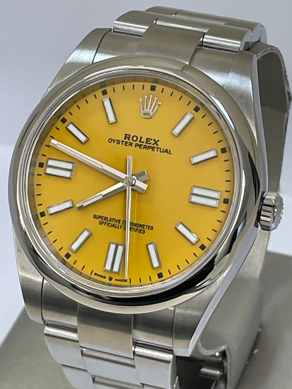 Rolex Oyster Perpetual 41 - 2021 - Domed Bezel - Yellow Dial - Oyster Bracelet - 124300 *DISCONTINUED MODEL*