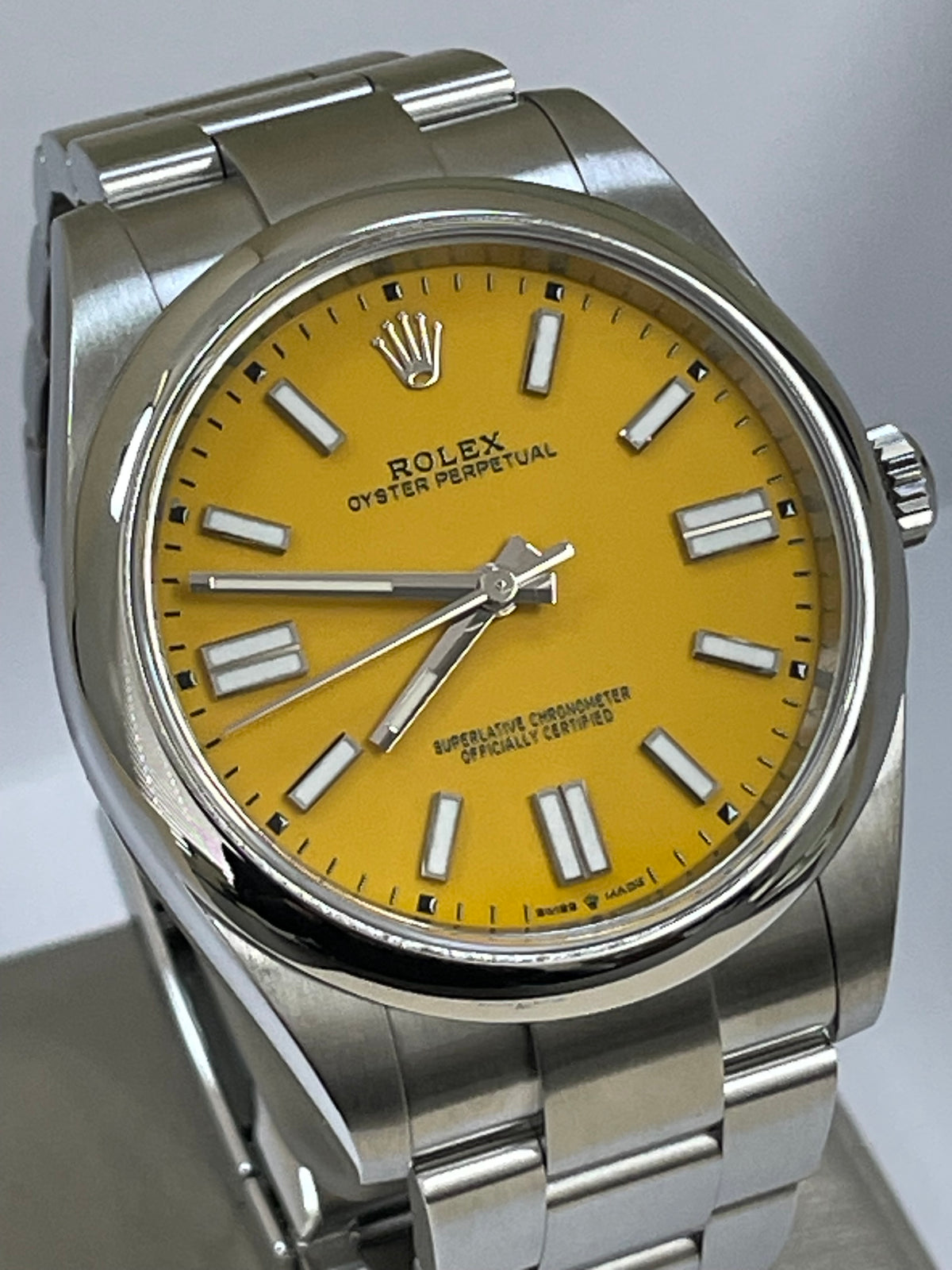 Rolex Oyster Perpetual 41 - 2021 - Domed Bezel - Yellow Dial - Oyster Bracelet - 124300 *DISCONTINUED MODEL*