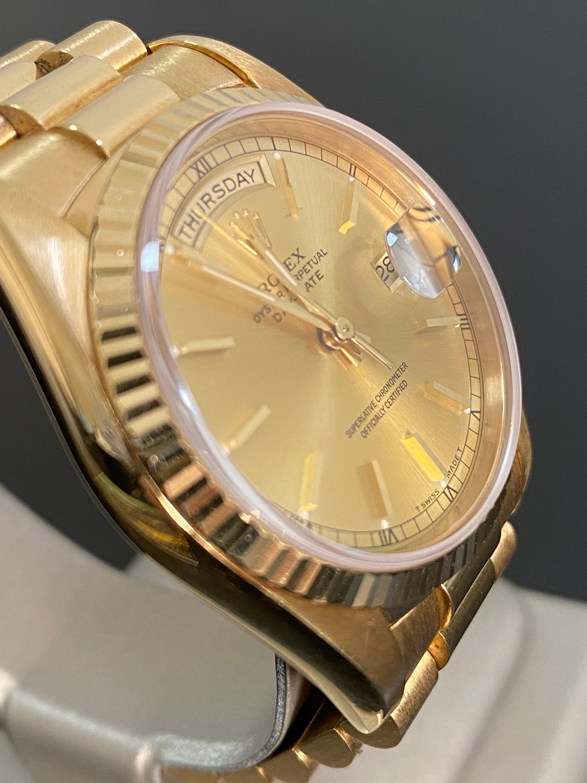 Rolex Yellow Gold Day-Date 36 - E serial - Fluted Bezel - Champagne Index Dial - President Bracelet - 18238 Unpolished