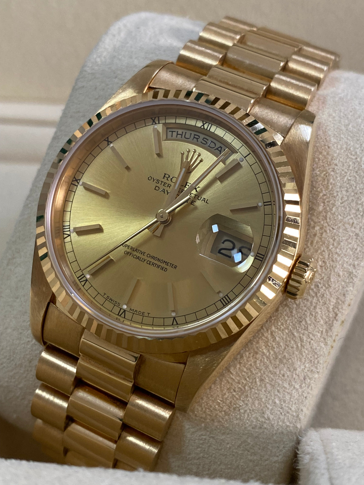 Rolex Yellow Gold Day-Date 36 - E serial - Fluted Bezel - Champagne Index Dial - President Bracelet - 18238 Unpolished