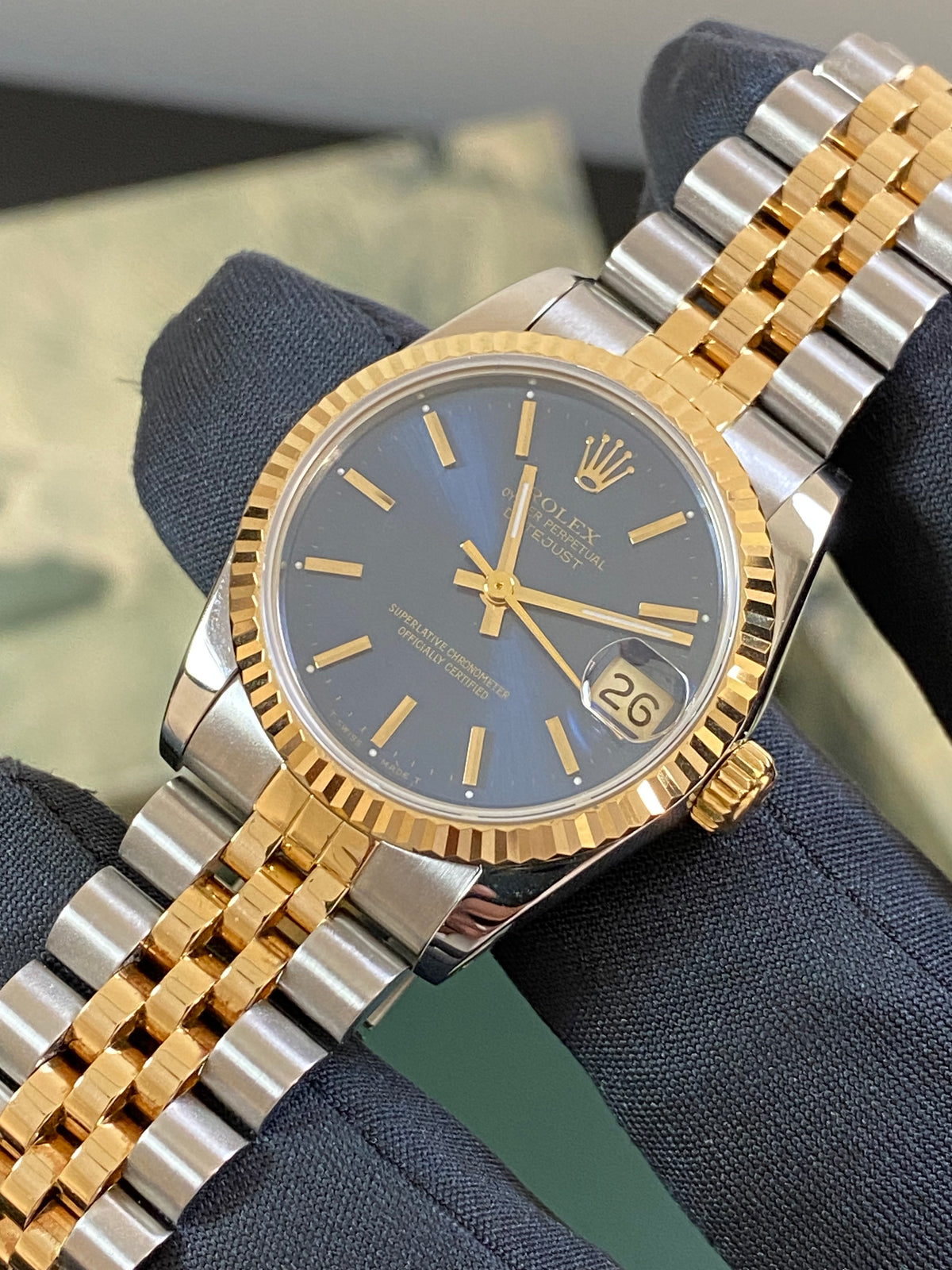 Rolex Steel and Yellow Gold Datejust 31 - R serial - Fluted Bezel - Blue Index Dial - Jubilee Bracelet - 68273