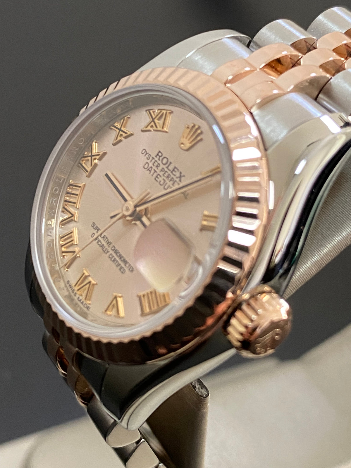 Rolex Everose Gold and Steel Lady-Datejust 26 - 2012 - Fluted Bezel - Pink Roman Dial - Jubilee Bracelet - 179171