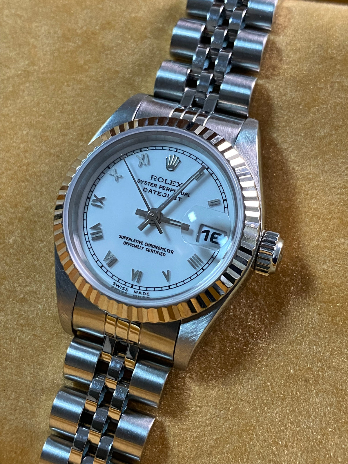 Rolex Steel Lady-Datejust - T serial- Fluted Bezel - White Roman Dial - Jubilee Bracelet - 69174 *FULL SET*