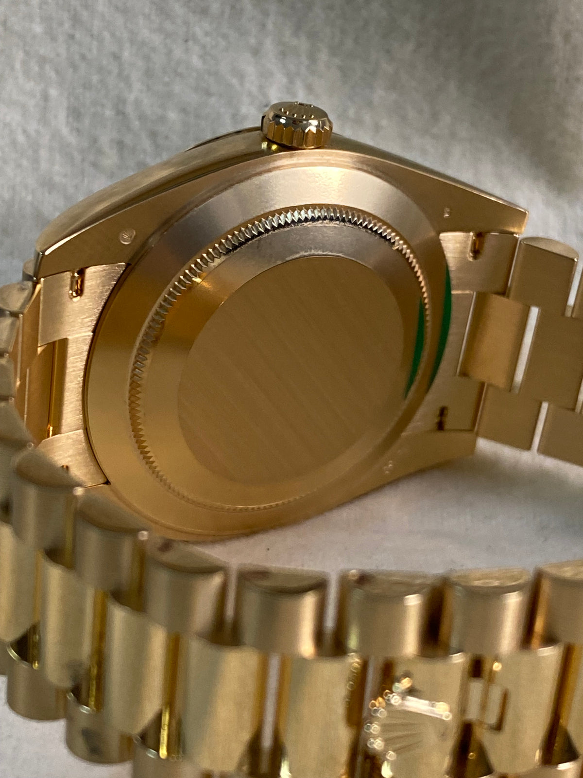 Rolex Yellow Gold Day-Date 40 - 2024 - Fluted Bezel - Green Ombre Dial - President Bracelet - 228238 *FULL SET*