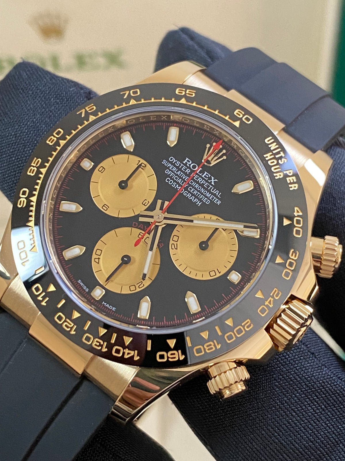 Rolex Yellow Gold Cosmograph Daytona - 2020 - Black Index Dial - Black Oysterflex Strap - 116518LN *COMPLETE SET*