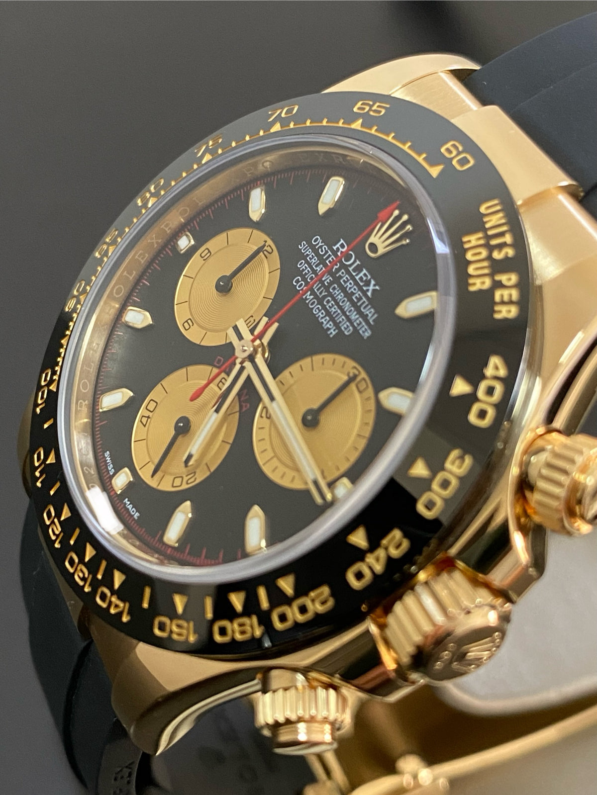 Rolex Yellow Gold Cosmograph Daytona - 2020 - Black Index Dial - Black Oysterflex Strap - 116518LN *COMPLETE SET*