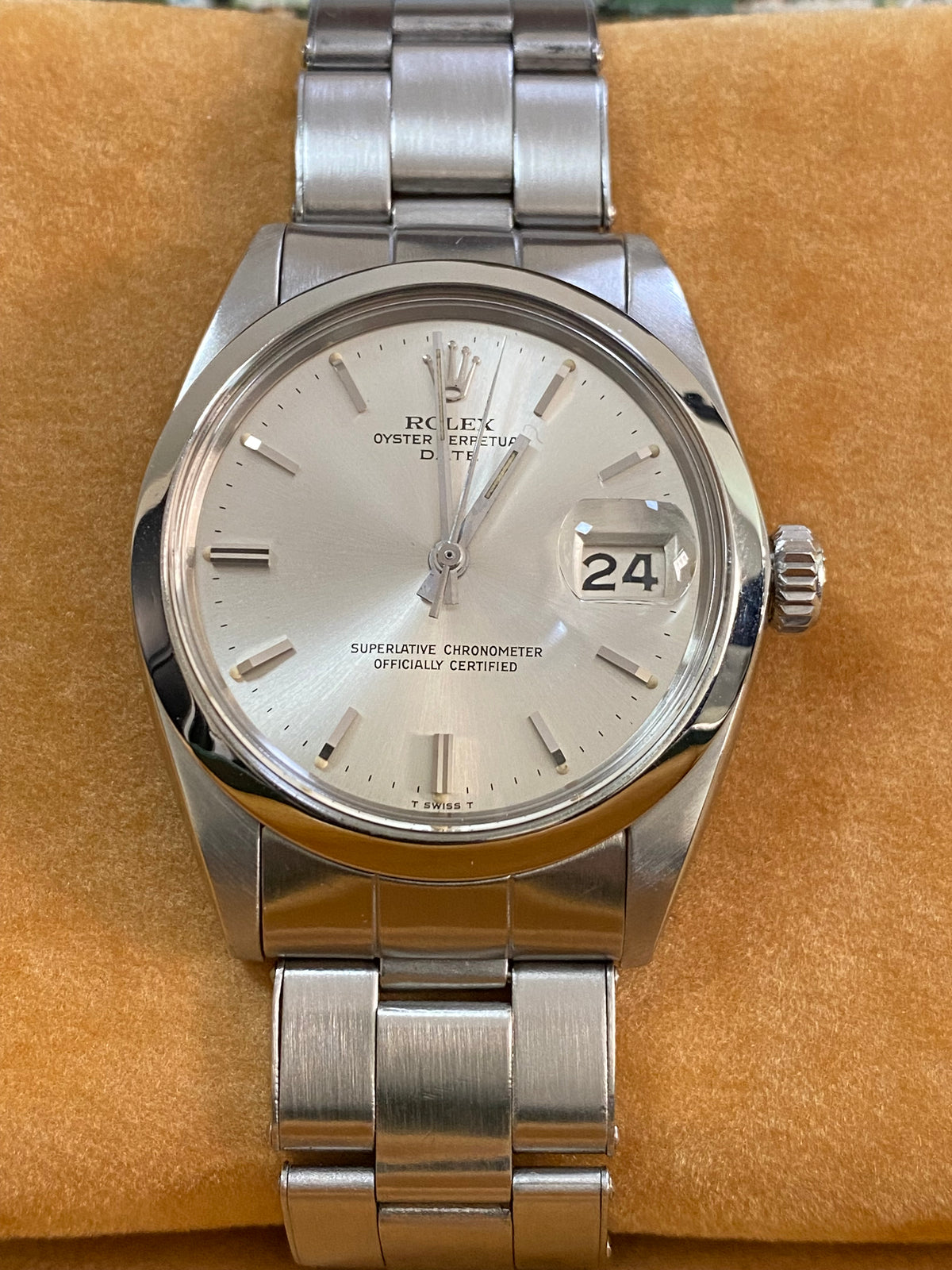 Rolex Steel Oyster Perpetual Date - Domed Bezel - Silver Index Dial - Oyster Bracelet - 1500