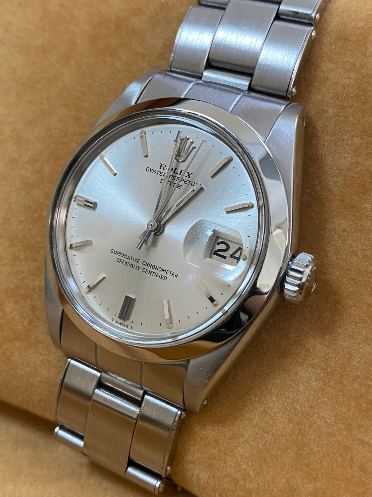 Rolex Steel Oyster Perpetual Date - Domed Bezel - Silver Index Dial - Oyster Bracelet - 1500