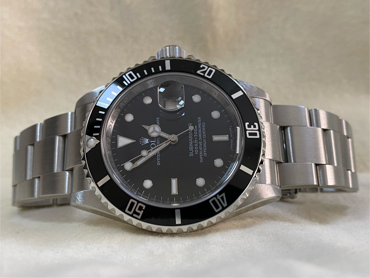 Rolex Steel Submariner Date - V serial - Pre Ceramic Bezel - Black Dial - 16610 *COMPLETE*