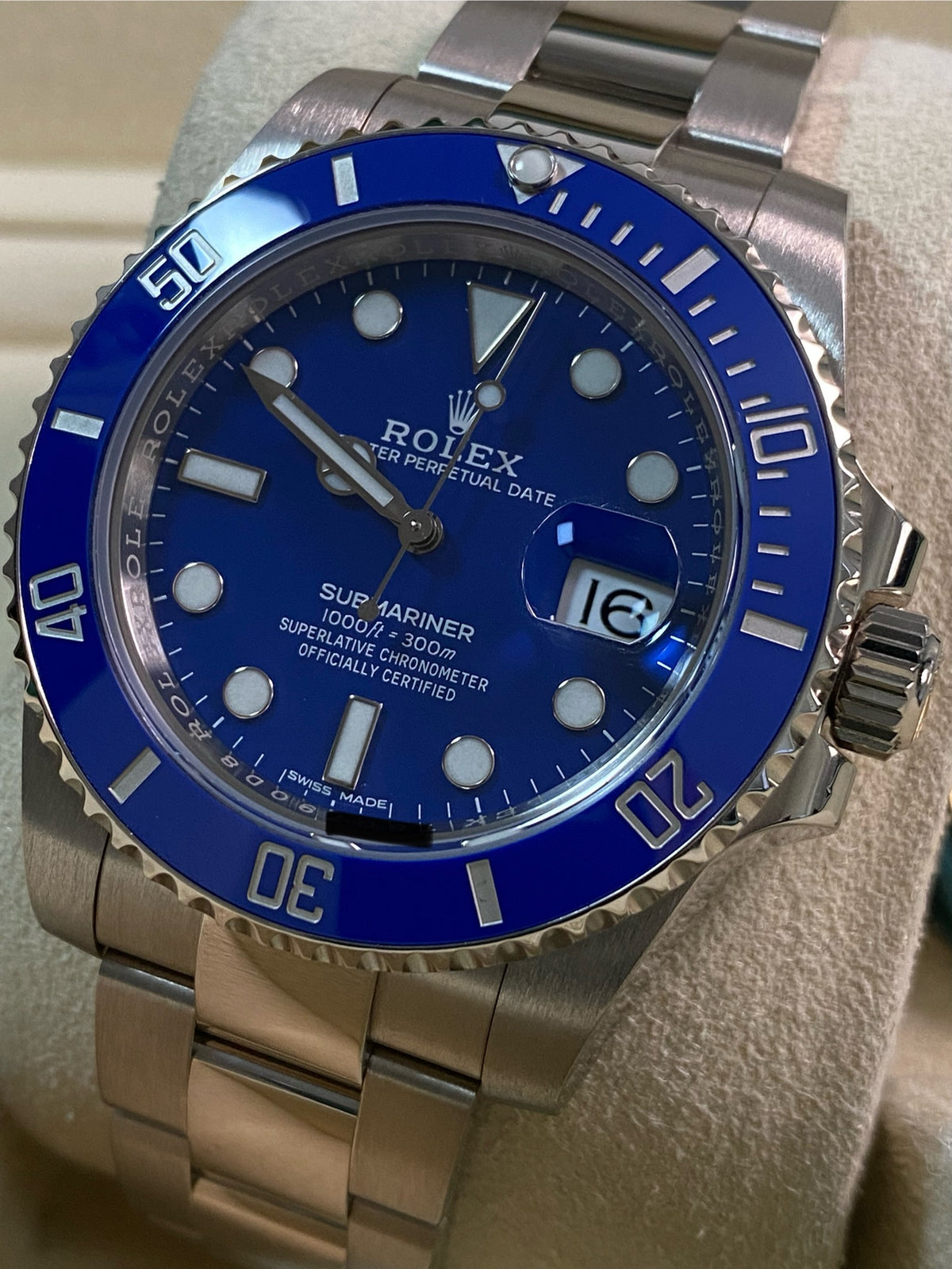 Rolex White Gold Submariner Date - 2018 - "Smurf" - 116619LB *FULL SET*