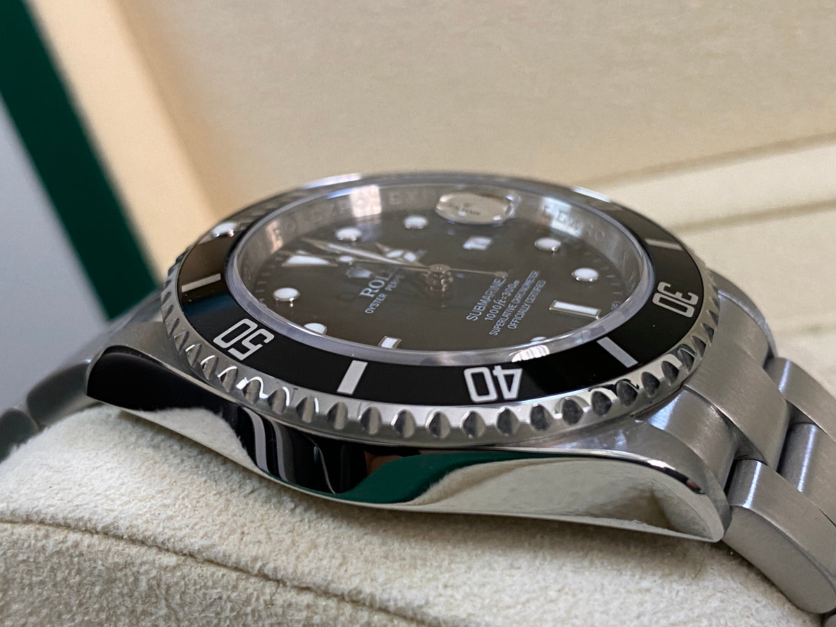 Rolex Steel Submariner Date - V serial - Pre Ceramic Bezel - Black Dial - 16610 *COMPLETE*