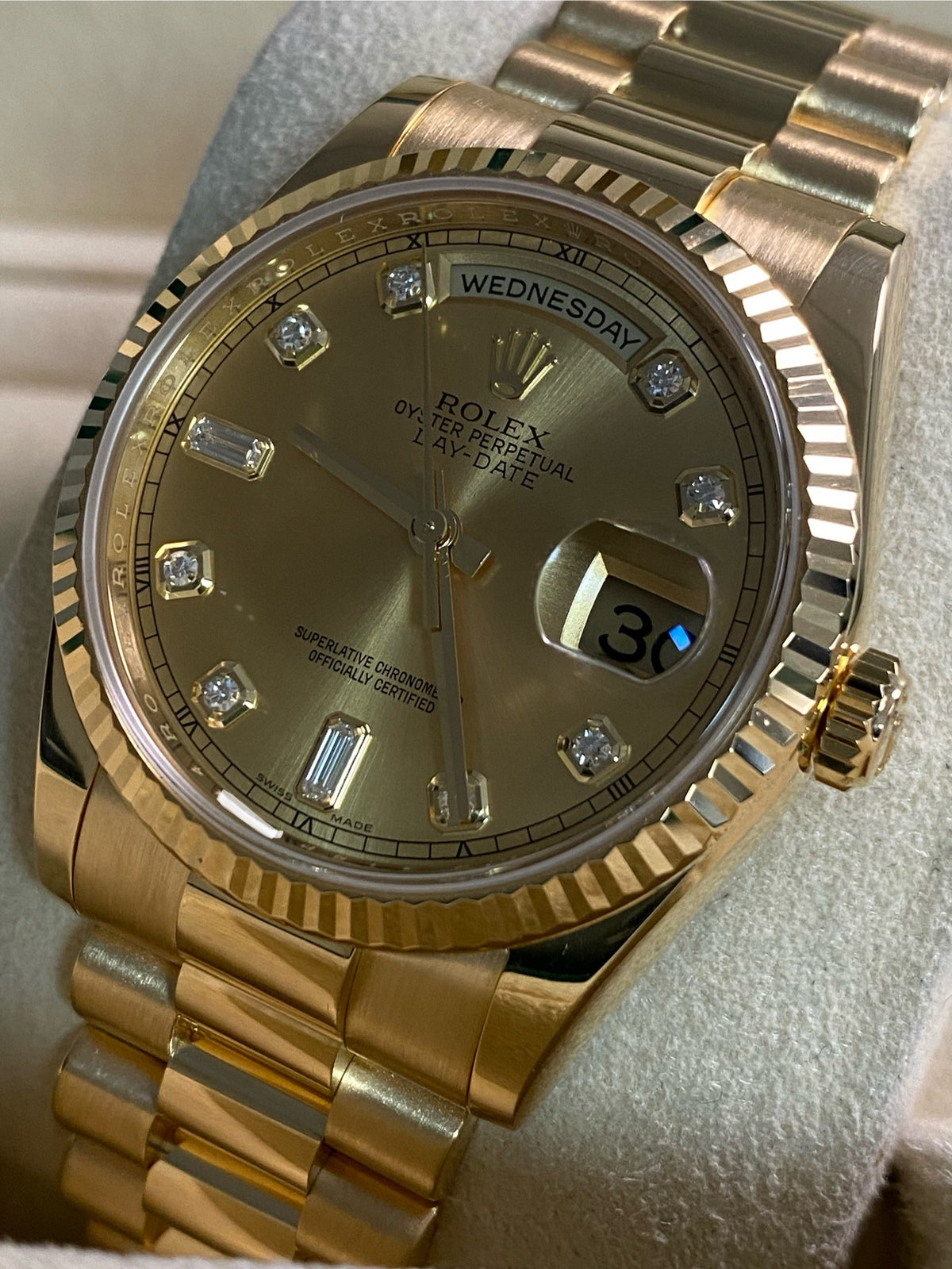 Rolex Yellow Gold Day-Date 36 - 2010 - Fluted Bezel - Factory Diamond Dial - President Bracelet - 118238 *FULL SET*