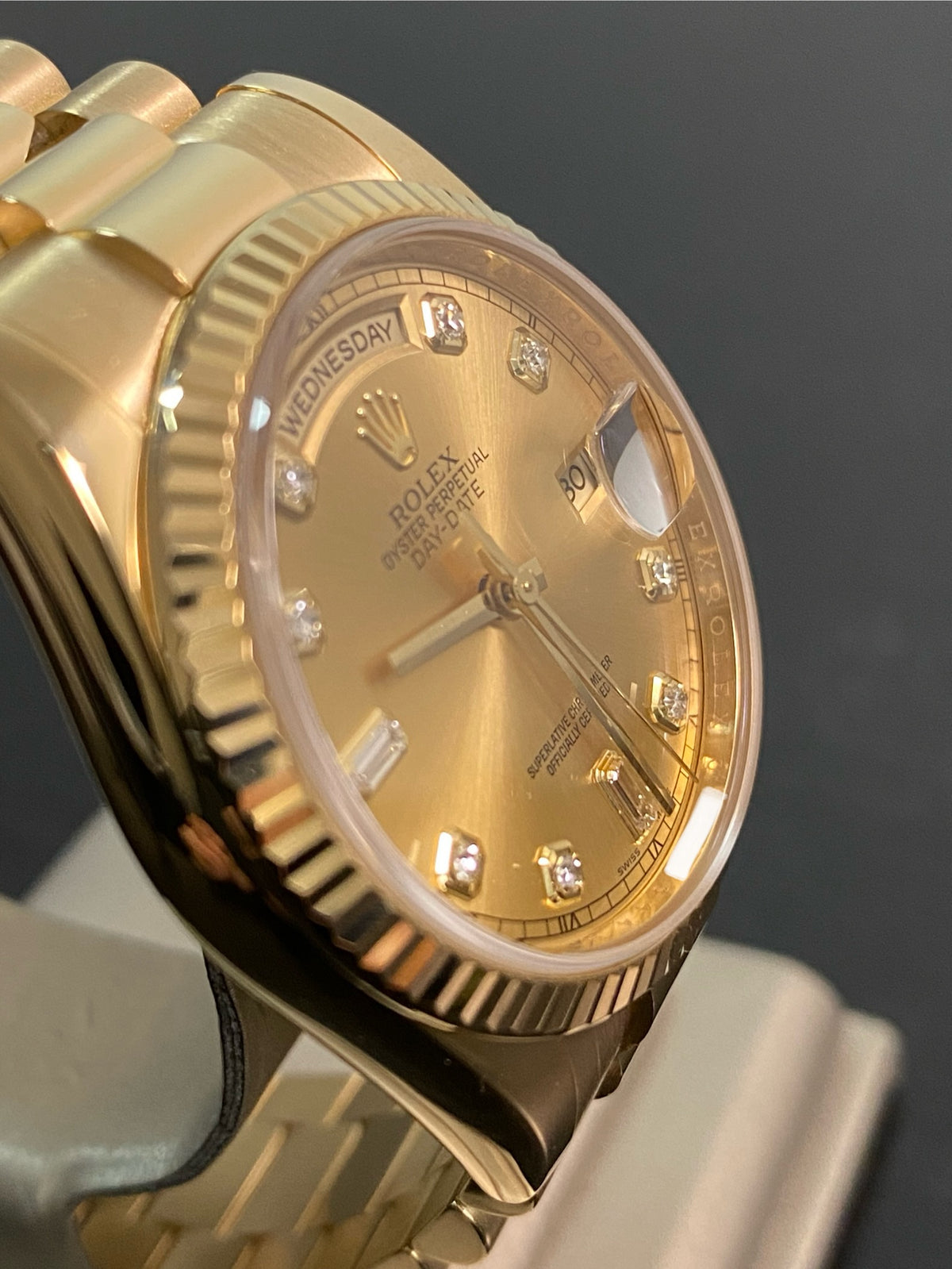 Rolex Yellow Gold Day-Date 36 - 2010 - Fluted Bezel - Factory Diamond Dial - President Bracelet - 118238 *FULL SET*