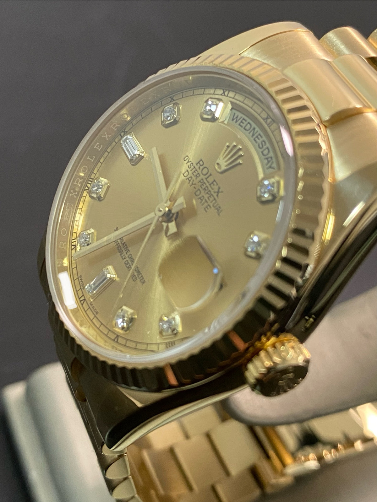 Rolex Yellow Gold Day-Date 36 - 2010 - Fluted Bezel - Factory Diamond Dial - President Bracelet - 118238 *FULL SET*