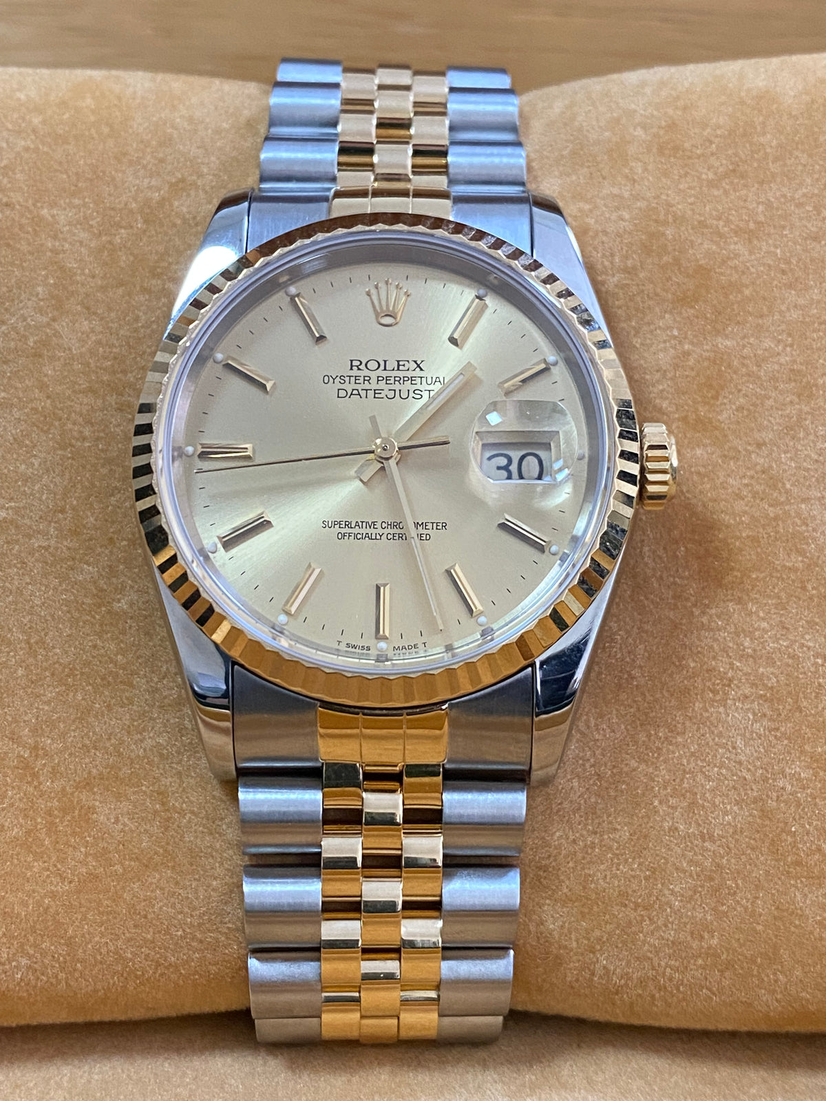 Rolex Steel and Yellow Gold Datejust 36 - X serial - Fluted Bezel - Champagne Index Dial - Jubilee Bracelet - 16233