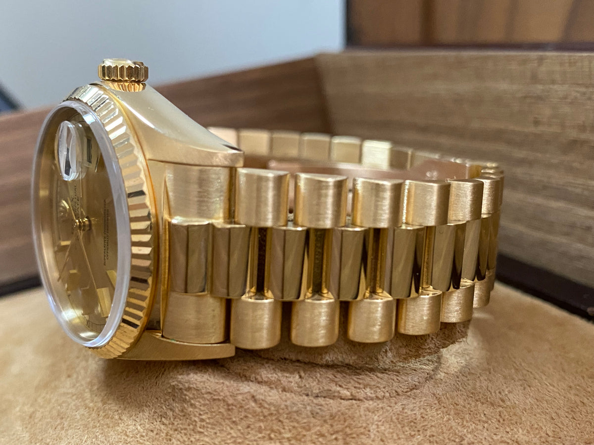 Rolex Yellow Gold Day-Date 36 - 1986 - Fluted Bezel - Champagne Index Dial - President Bracelet - 18038 *COMPLETE SET*