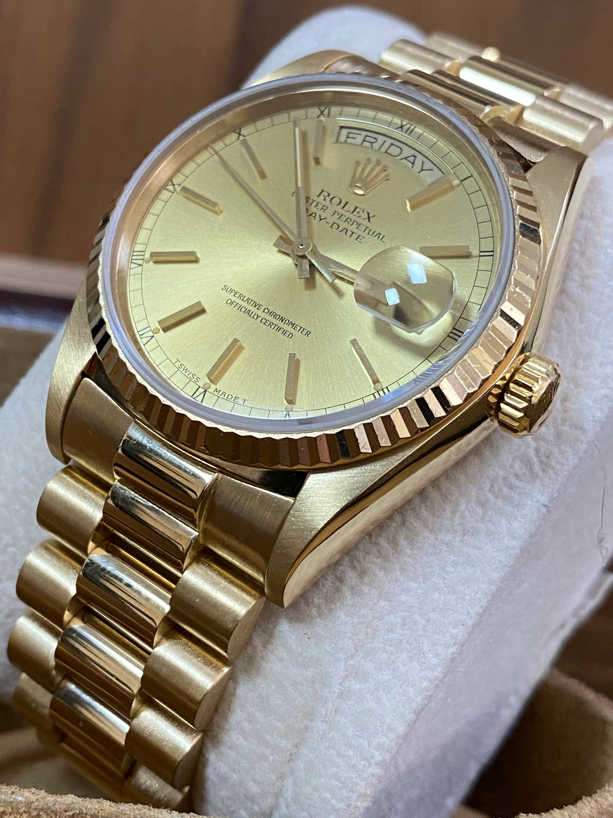 Rolex Yellow Gold Day-Date 36 - 1986 - Fluted Bezel - Champagne Index Dial - President Bracelet - 18038 *COMPLETE SET*