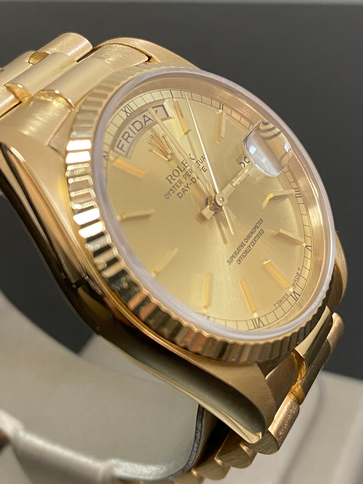 Rolex Yellow Gold Day-Date 36 - 1986 - Fluted Bezel - Champagne Index Dial - President Bracelet - 18038 *COMPLETE SET*