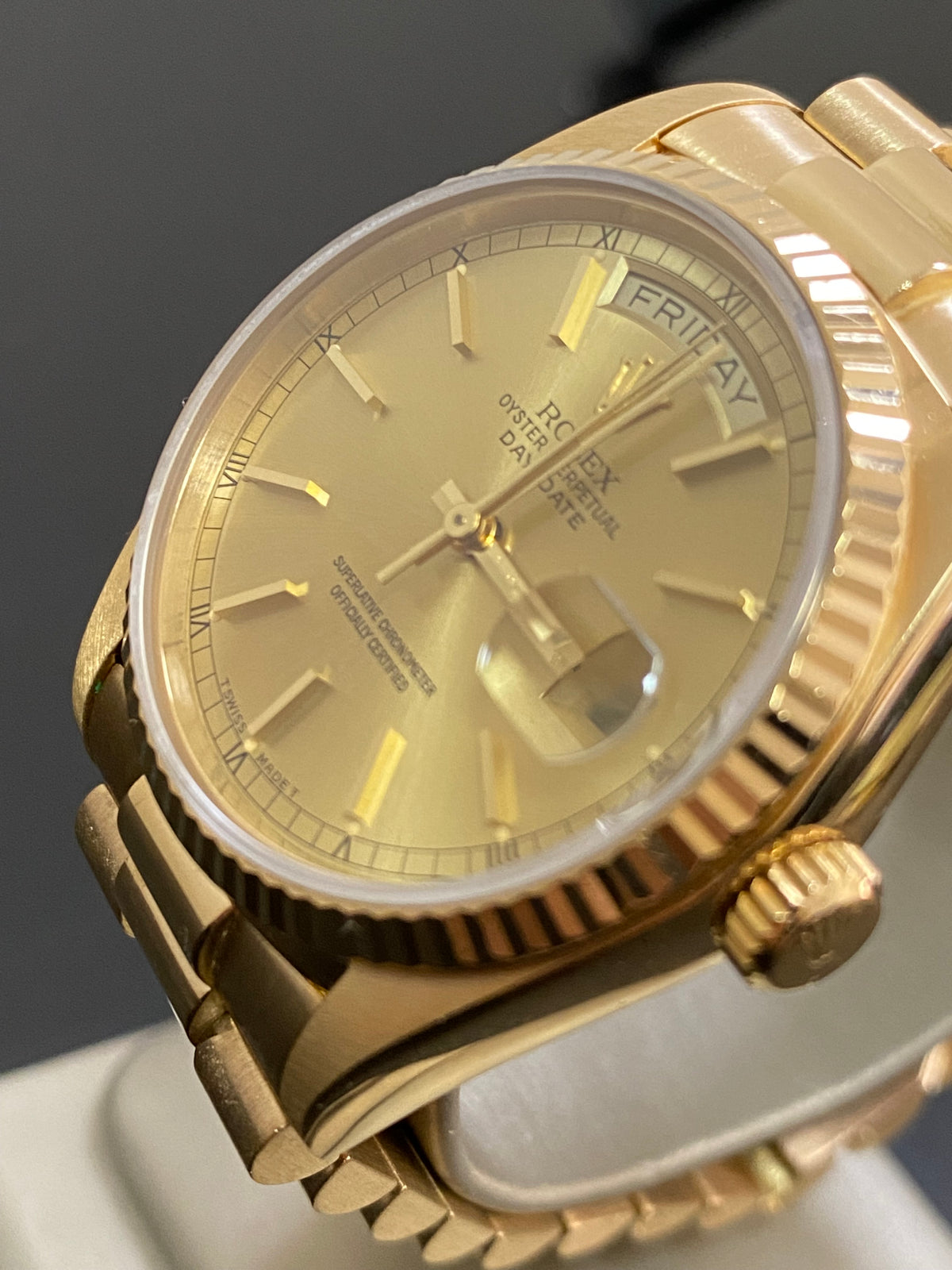 Rolex Yellow Gold Day-Date 36 - 1986 - Fluted Bezel - Champagne Index Dial - President Bracelet - 18038 *COMPLETE SET*